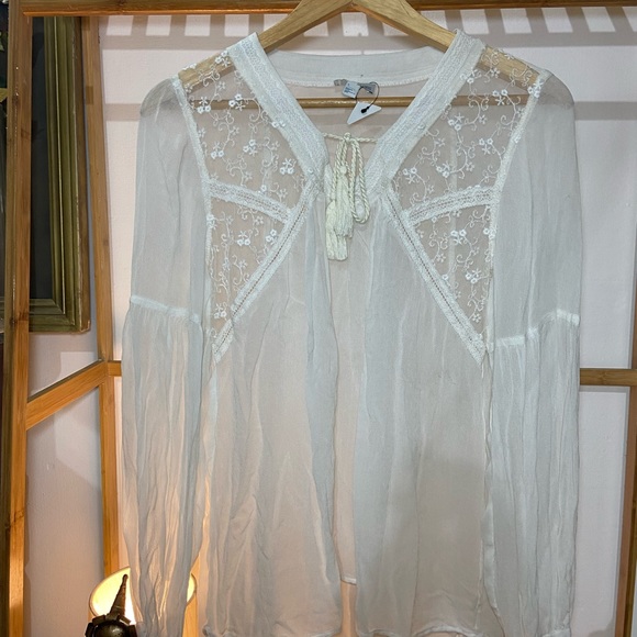 14th & Union Embroidered Tops. Size -S ( Fit S-M) - Picture 7 of 14